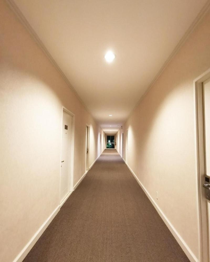 Morino Hotel Si Racha Extérieur photo